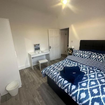 Modern 2 Bedroom Flat, Se6 Catford Экстерьер фото
