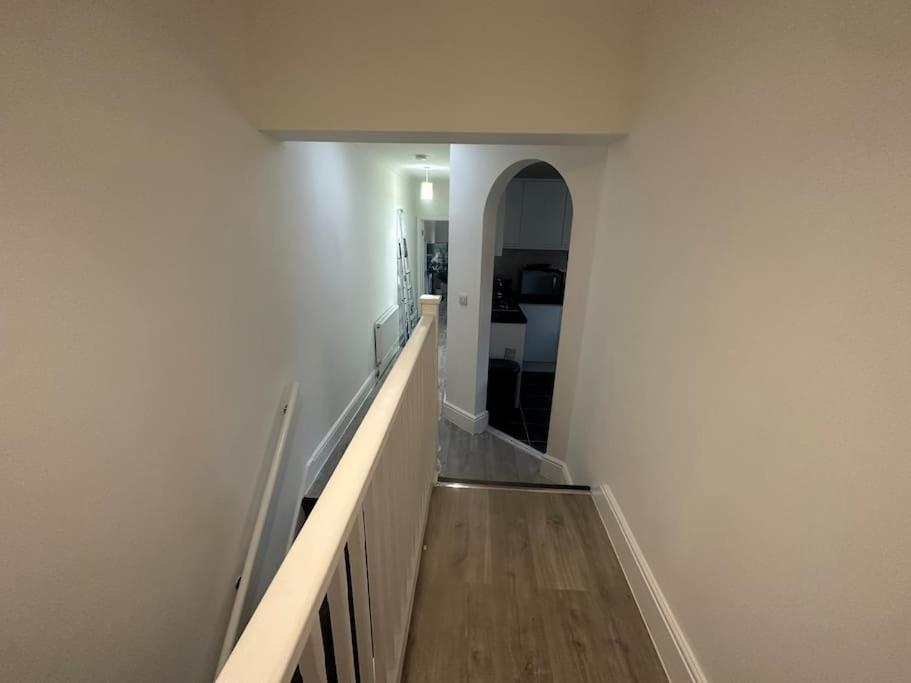Modern 2 Bedroom Flat, Se6 Catford Экстерьер фото